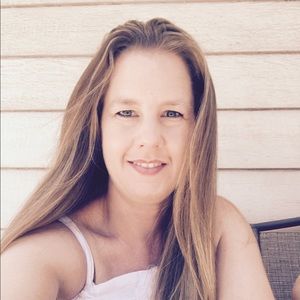 Meet your Posher, Leigh